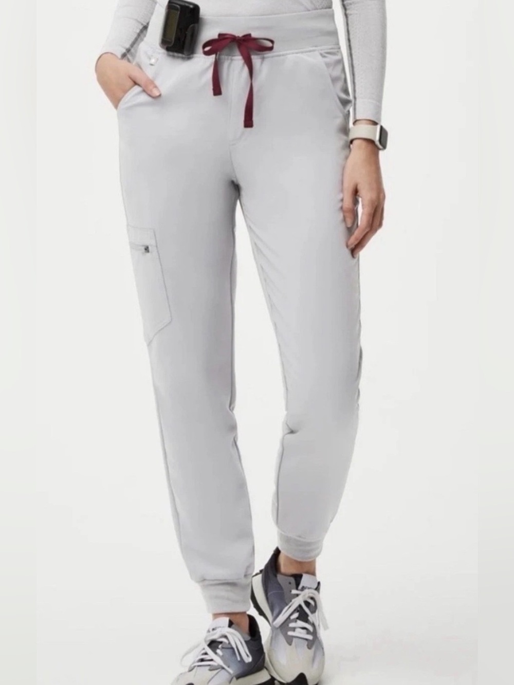 FIGS NWT Zamora 2.0 Scrub Jogger Pants Size S Cement